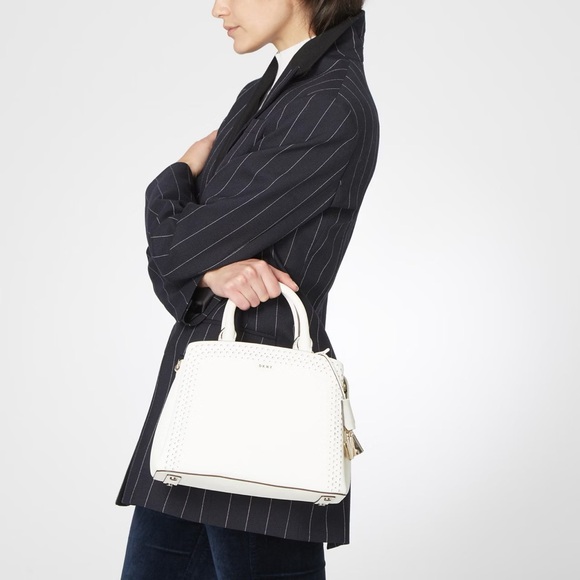 𝐃𝐊𝐍𝐘 Quilted Satchel - Picture 2 of 7